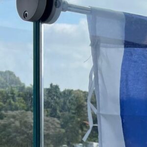 מתקן לדגל למרפסת זכוכית כולל דגל 110/80 סמ
